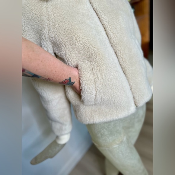 J.Crew Women’s Ivory Sherpa Teddy Zip-Up Jacket w/ Pockets. Size XXS - Picture 8 of 13